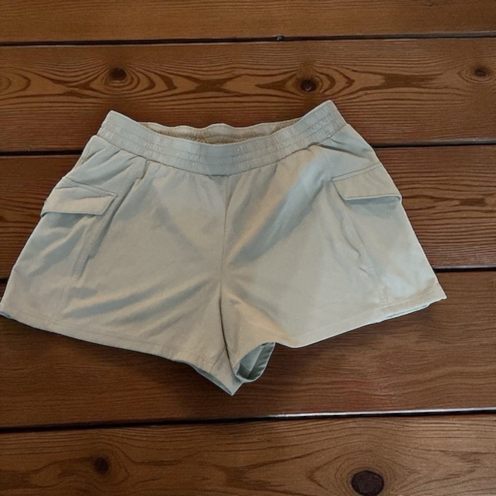 Avalanche Women's Cargo Shorts Light Tan Large